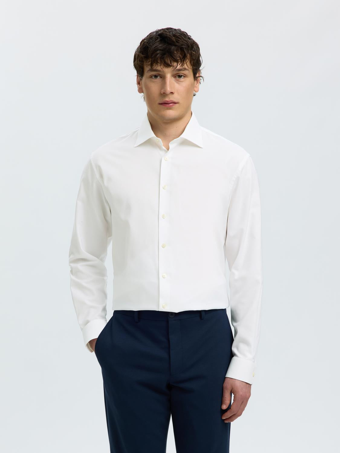 model_shot-front
